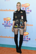 GwenStefani_2017KCA_BlackOutfit_HQPicsSpace_2891712bcca4d017c18