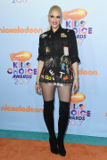 GwenStefani_2017KCA_BlackOutfit_HQPicsSpace_291fe79b576cdc37d75