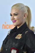 GwenStefani_2017KCA_BlackOutfit_HQPicsSpace_30486c1f855f76dbd4f