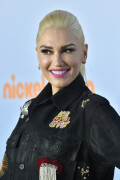 GwenStefani_2017KCA_BlackOutfit_HQPicsSpace_307c612d35be5d71e5d