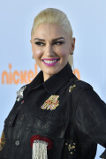 GwenStefani_2017KCA_BlackOutfit_HQPicsSpace_308c722bc1cb1922d72