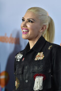 GwenStefani_2017KCA_BlackOutfit_HQPicsSpace_3093481a00d9479f502