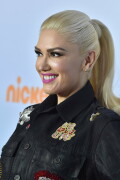 GwenStefani_2017KCA_BlackOutfit_HQPicsSpace_31584d21b2108f0e1d7