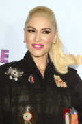 GwenStefani_2017KCA_BlackOutfit_HQPicsSpace_348c851a3a61cabeefd