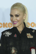 GwenStefani_2017KCA_BlackOutfit_HQPicsSpace_35a708e5177adad95