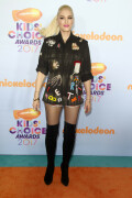 GwenStefani_2017KCA_BlackOutfit_HQPicsSpace_373d3ed0cc4cd63ba0f
