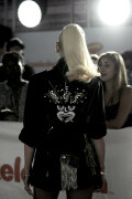 GwenStefani_2017KCA_BlackOutfit_HQPicsSpace_45158f33f0e84ad05b