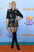 GwenStefani_2017KCA_BlackOutfit_HQPicsSpace_6326e6ed23b75a6ce9