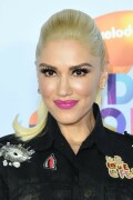 GwenStefani_2017KCA_BlackOutfit_HQPicsSpace_7e90bc523d3b09fb0