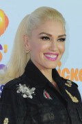 GwenStefani_2017KCA_BlackOutfit_HQPicsSpace_83e7e466cac3f4e37a