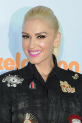 GwenStefani_2017KCA_BlackOutfit_HQPicsSpace_84c2554bc0ff7d366c