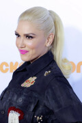 GwenStefani_2017KCA_BlackOutfit_HQPicsSpace_8ffe06f6a02ebefe1