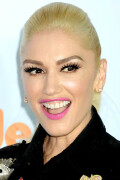 GwenStefani_2017KCA_BlackOutfit_HQPicsSpace_90a3641a157831b40e