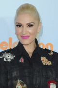 GwenStefani_2017KCA_BlackOutfit_HQPicsSpace_969b201bb1d7c4924b