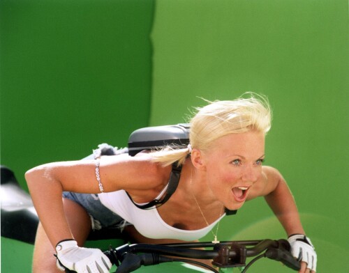 Geri_Halliwell_2001_Scream-5b71a8fd5709fe74e.jpeg