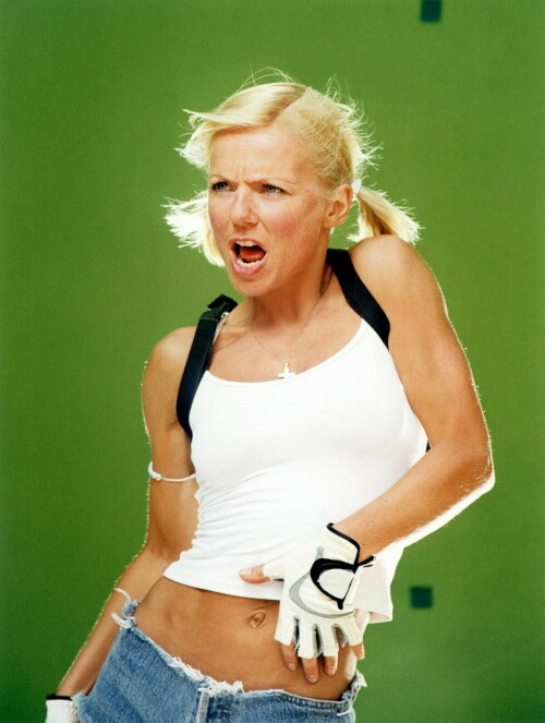 Geri_Halliwell_2001_Scream-696dc3c8b7a6e6c16.jpeg