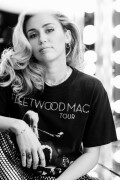 MileyCyrus_MusiCaresPersonOfTheYearShoot_Jan262018_10dbb71c21dd0bb89e