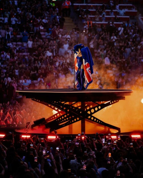 DuaLipa_RadicalOptimismTour_Liverpool_June252025_2275a3b0d388141c60.jpeg