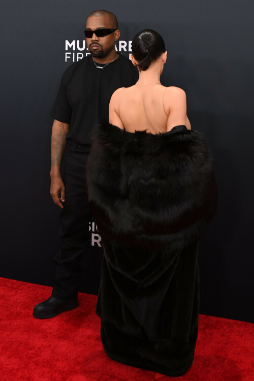 BiancaCensori_KanyeWest_2025GrammyAwards_1206e34aef735171806.jpeg