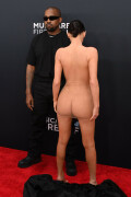 BiancaCensori_KanyeWest_2025GrammyAwards_43339fd631a5e5717c