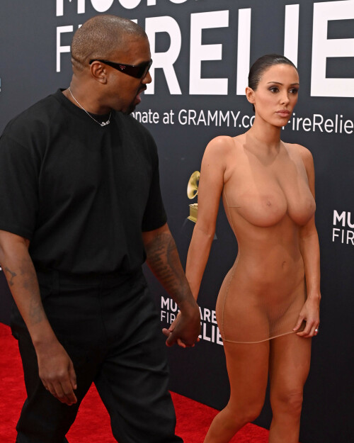 BiancaCensori_KanyeWest_2025GrammyAwards_494885c794b0c575cc.jpeg