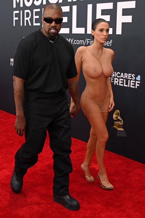 BiancaCensori_KanyeWest_2025GrammyAwards_5058b526dd827aa9d8.jpeg