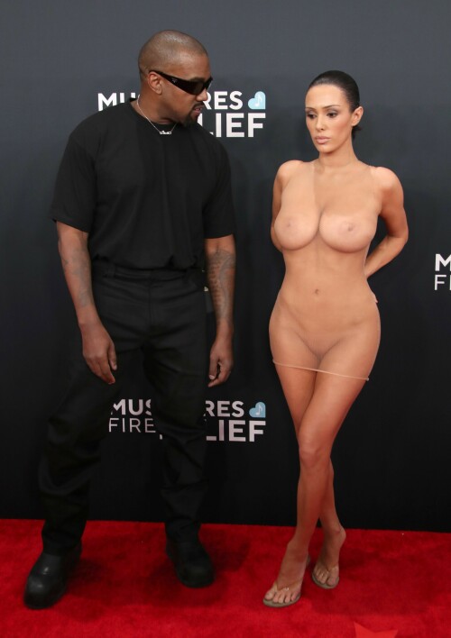 BiancaCensori_KanyeWest_2025GrammyAwards_71fb58591b47240136.jpeg