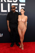BiancaCensori_KanyeWest_2025GrammyAwards_84e9bc83bfed85e8ba