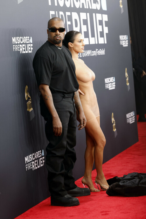 BiancaCensori_KanyeWest_2025GrammyAwards_8996020816a03303b7.jpeg