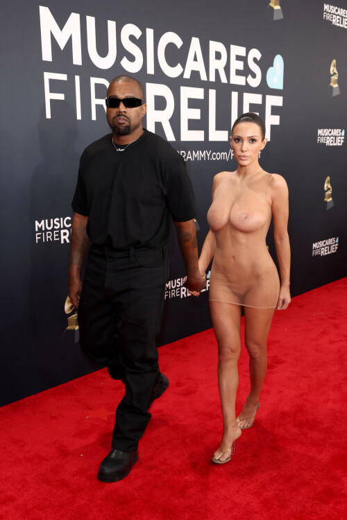BiancaCensori_KanyeWest_2025GrammyAwards_9139c976463ea8cdc7.jpeg
