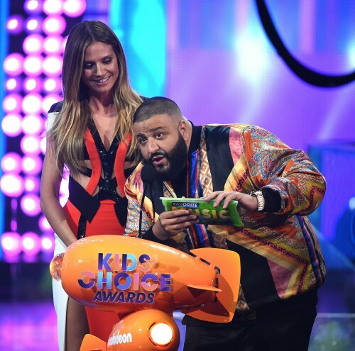 HeidiKlum_2017KCA_HQPicsSpace_832cb0e8d4e74d2f3e.jpeg