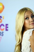 AvaSambora_2017KCA_HQPicsSpace_267e0c8e47a722a3a2