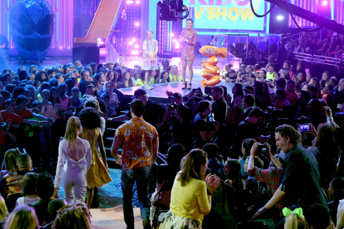 MirandaCosgrove_2017KCA_HQPicsSpace_1131a01438b8221993c.jpeg
