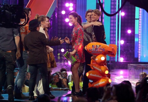 MirandaCosgrove_2017KCA_HQPicsSpace_124fa840d2f87dc5b17.jpeg