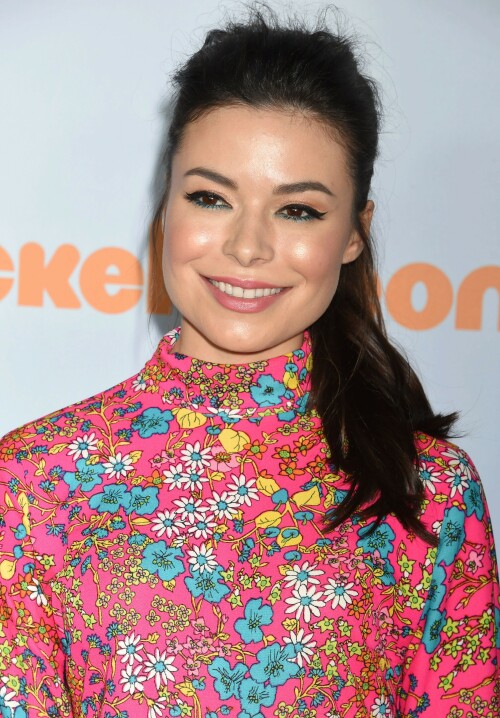 MirandaCosgrove_2017KCA_HQPicsSpace_144ebe48c699d690cae.jpeg