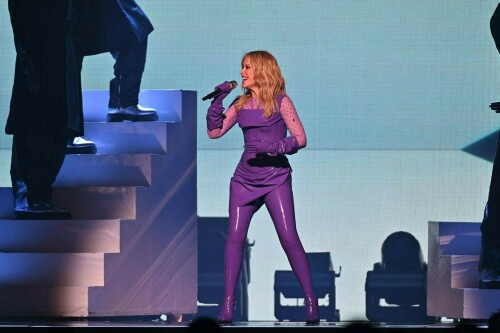 KylieMinogue_TENSIONTOUR_Paris_June292025_13d326cba6ff08b3bd.jpeg