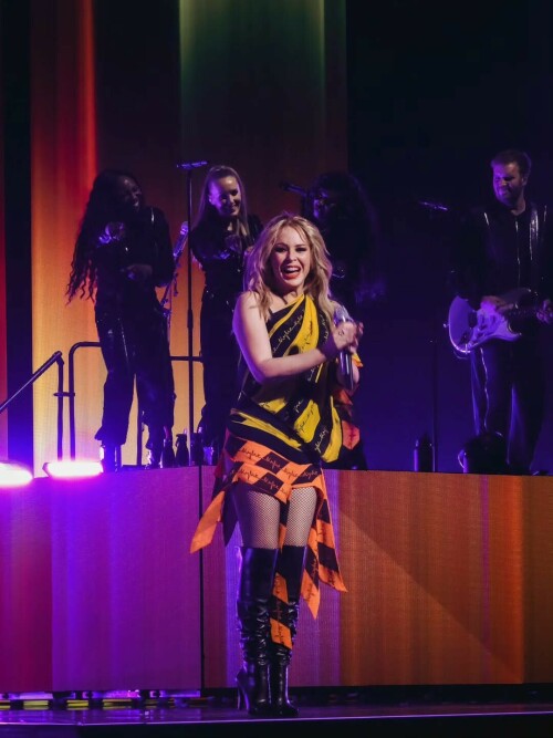 KylieMinogue_TENSIONTOUR_Paris_June292025_40f02500032befd2e.jpeg