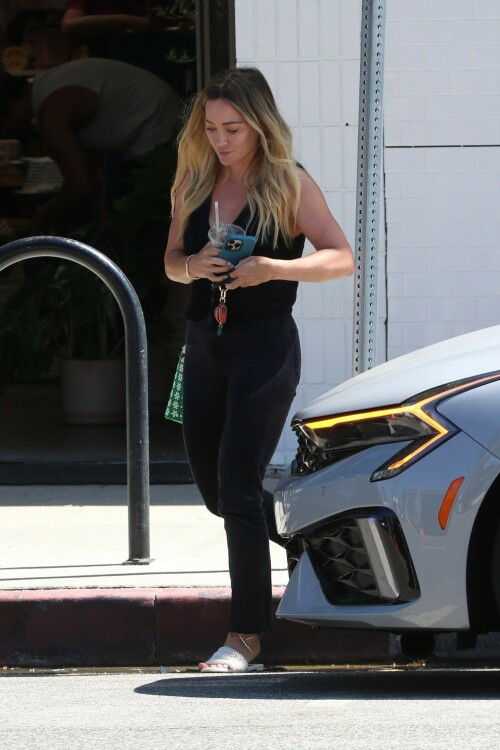 HilaryDuff_July92025_1519a95eb6c7d9df7f.jpeg
