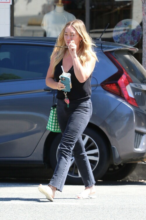 HilaryDuff_July92025_19d2bb511a3c94e891.jpeg