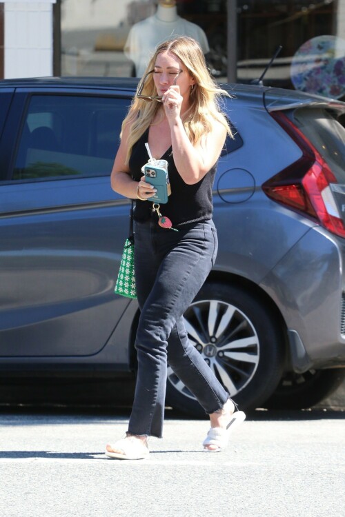 HilaryDuff_July92025_20e07711b043621ad4.jpeg