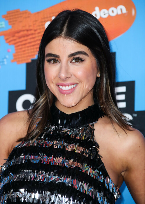 DaniellaMonet_KidsChoiceAwards2018_1705a8baab0ee8569f.jpeg