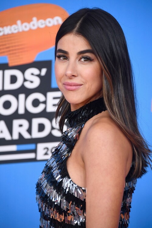 DaniellaMonet_KidsChoiceAwards2018_4182da5ac1e5c0067a.jpeg