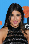 DaniellaMonet_KidsChoiceAwards2018_511a5df0a77a3a7b7