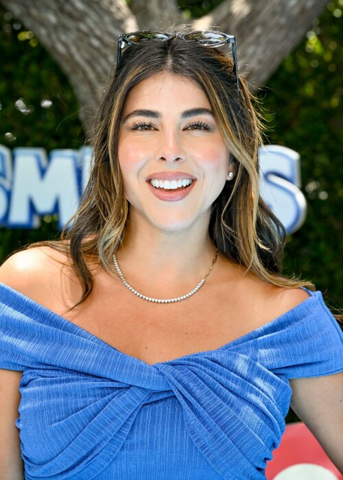 DaniellaMonet_Smurfs_July132025_1f19a6b6b36008504.jpeg
