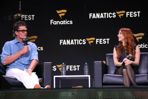 EmmaRoberts_FanaticsFest_June202025_223927b9fa93ced850.jpeg