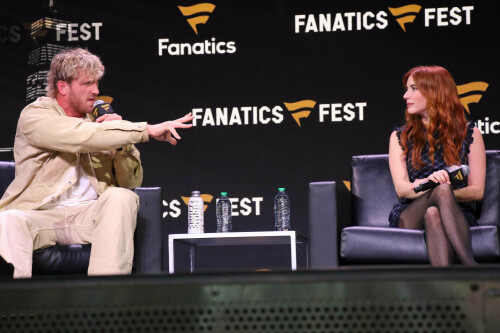 EmmaRoberts_FanaticsFest_June202025_23b8151c7a1d8d3f46.jpeg