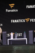EmmaRoberts_FanaticsFest_June202025_24f97fc482f2a4e009