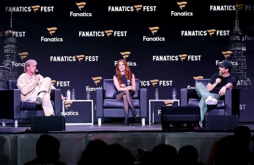 EmmaRoberts_FanaticsFest_June202025_262b3f3a590cf9cdb.jpeg
