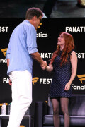 EmmaRoberts_FanaticsFest_June202025_27158e2aa0c064b1aa