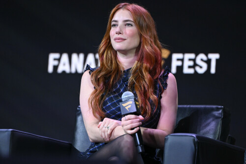 EmmaRoberts_FanaticsFest_June202025_420214153169b80233.jpeg